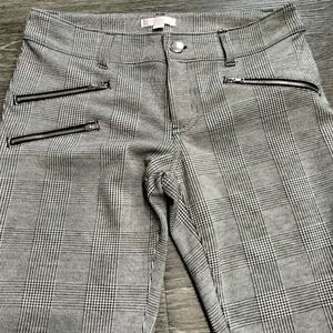 ROMEO & JULIET black white houndstooth zippered pockets like new pants